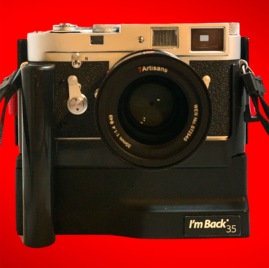 I'm Back® digital back – Digital back for analog cameras.